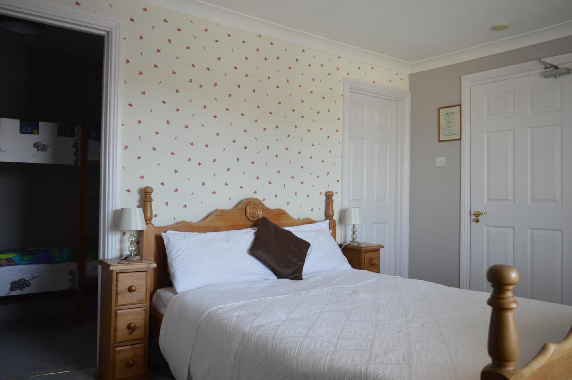 The Ilchester Arms Hotel, Ilchester Somerset Room photo