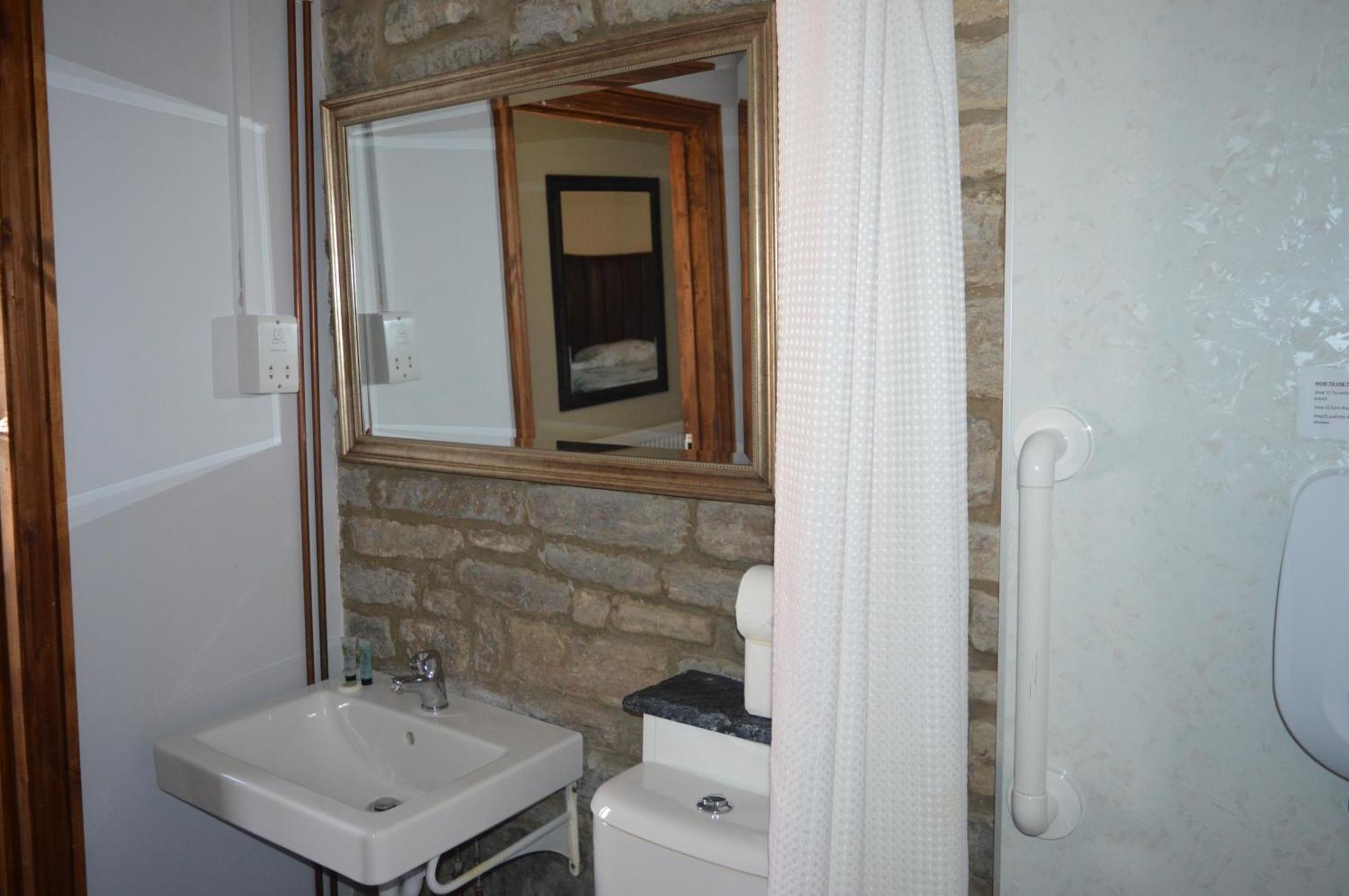 The Ilchester Arms Hotel, Ilchester Somerset Room photo